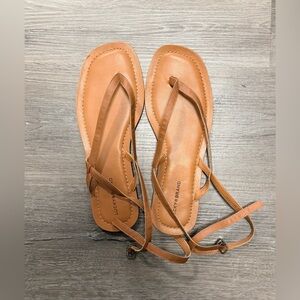 Lucky Brand Brown Bahlia Thong Sandals 🤎